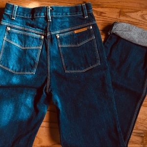 SOLD⚡️ Gloria Vanderbilt Super Dark Wash Jeans ⚡️